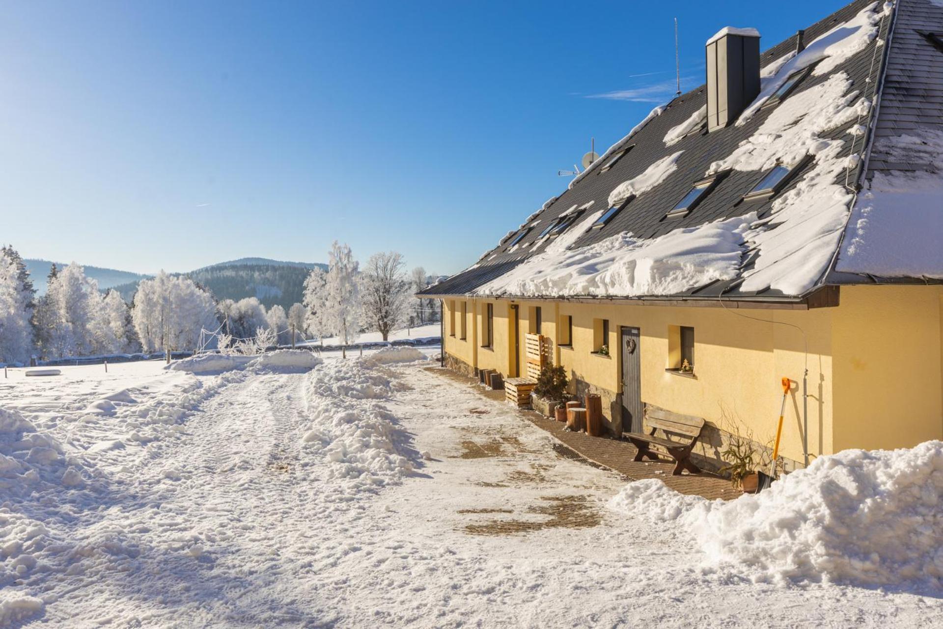 Penzion Chlustov Strazny Exterior foto
